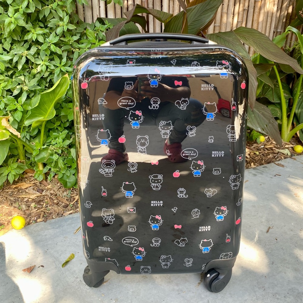 Hello Kitty “Have a great day” Suitcase